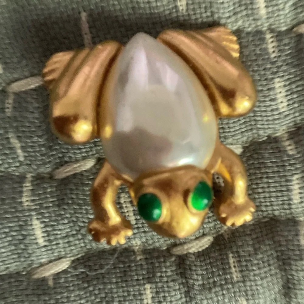 Vintage Carolee Gold Frog Brooch Pin - Picture 1 of 2
